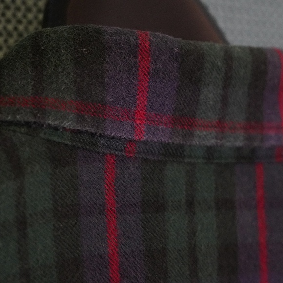 UNTUCKit Slim Fit Flannel Shirt - Men’s Large - Green/Red Plaid Button Down - Picture 13 of 14